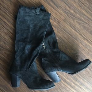 COPY - Ugh boots suede black 11